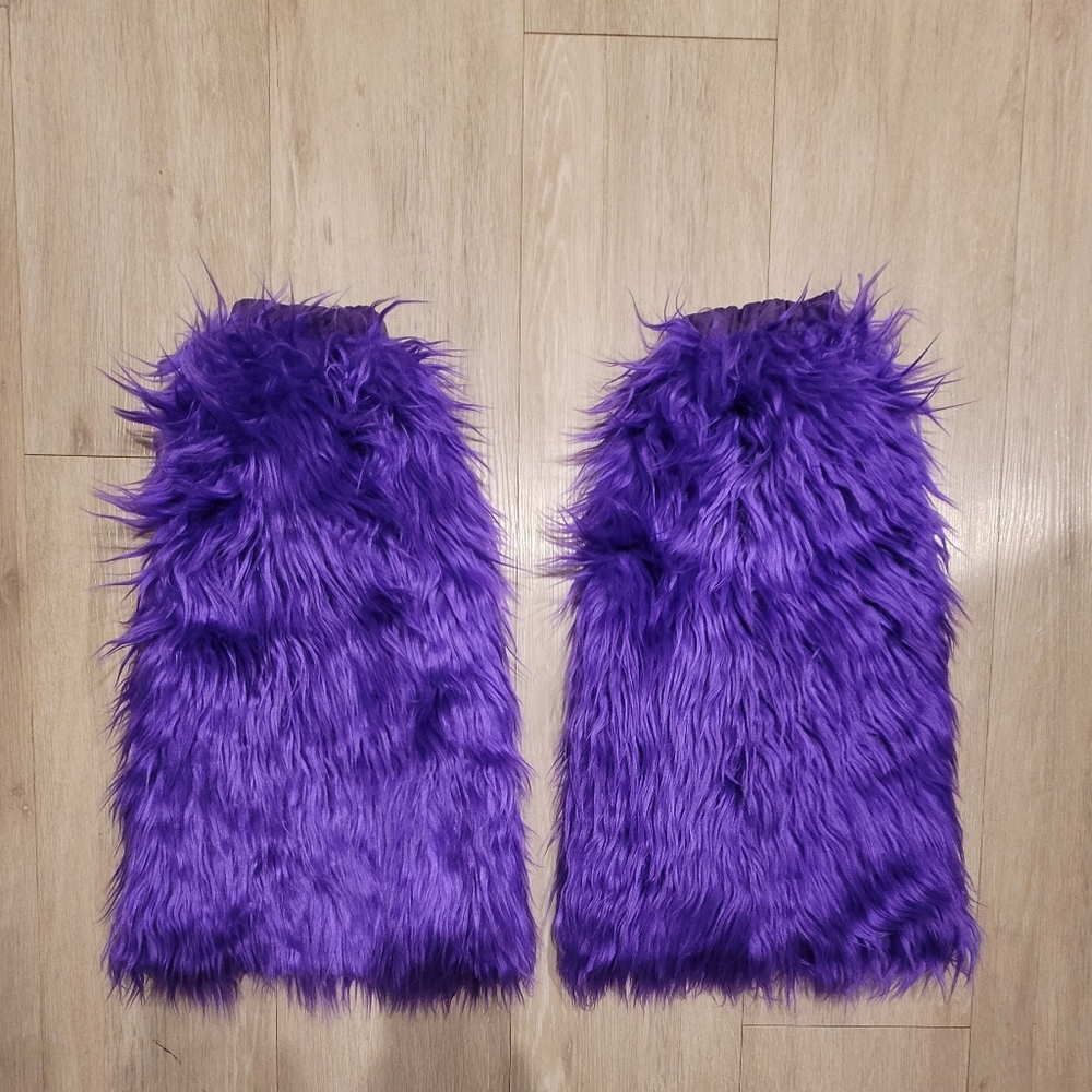 Purple fur leg warmer